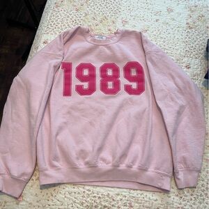 Pink Crewneck Sweatshirt with '1989'